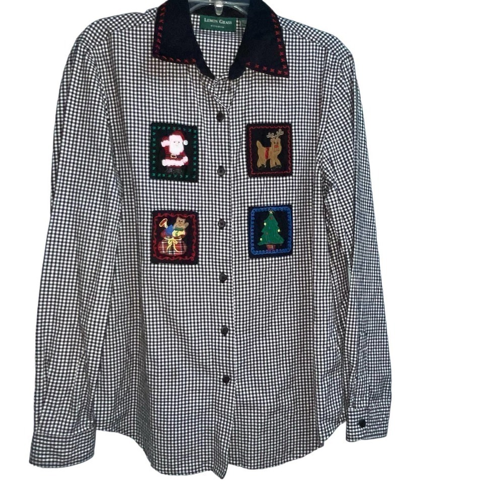 Vintage Christmas Women’s Button Down Shirt size Medium Santa Reindeer